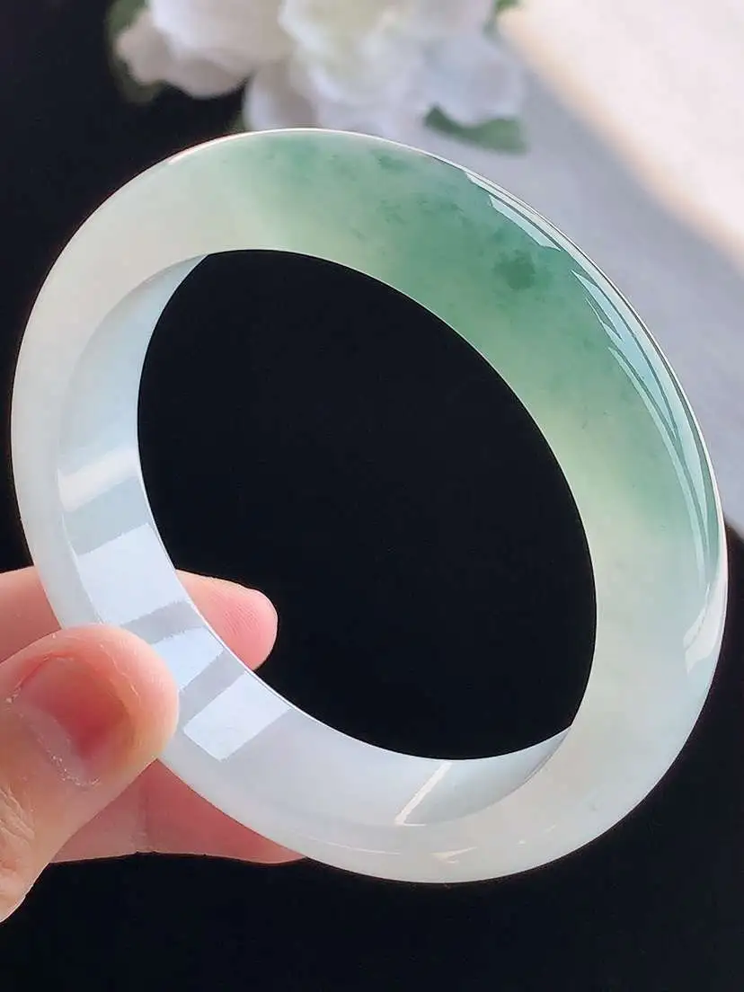 a货翡翠老坑冰种飘花正装正圈手镯56-57圈口  尺寸56.3×14.2×8.6mm 重量68.24