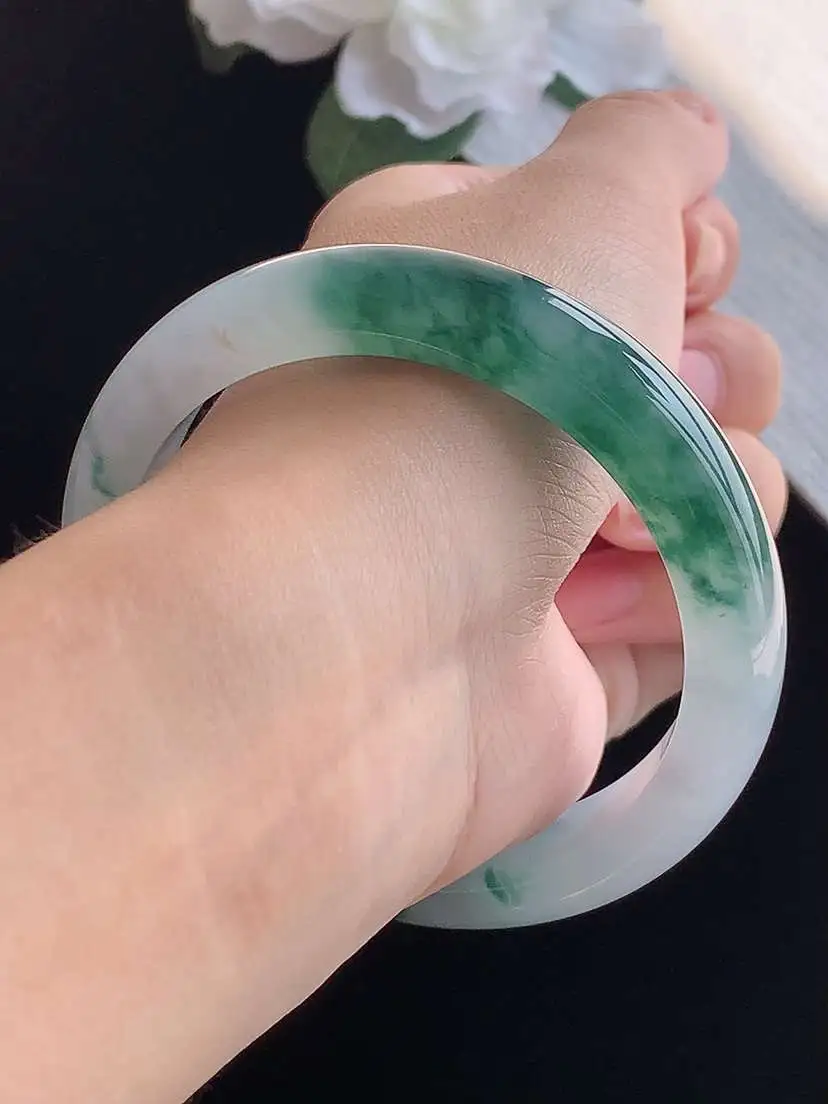 a货翡翠老坑冰种飘花正装正圈手镯57-58圈口  尺寸57.8×12.2×8.5mm 重量61.95g 1018M