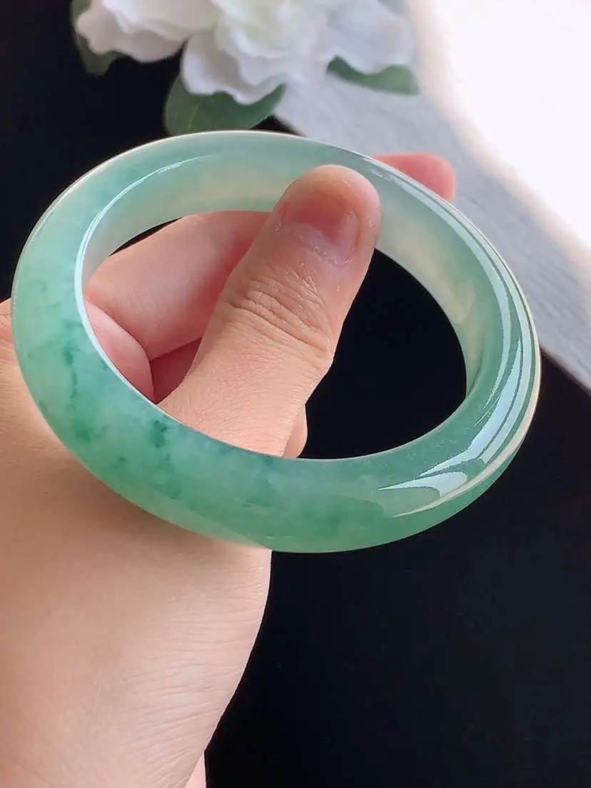 a货翡翠老坑冰种飘花正装正圈手镯56-57圈口 尺寸56.2×12.3×9.2mm 重量65.80g 1018