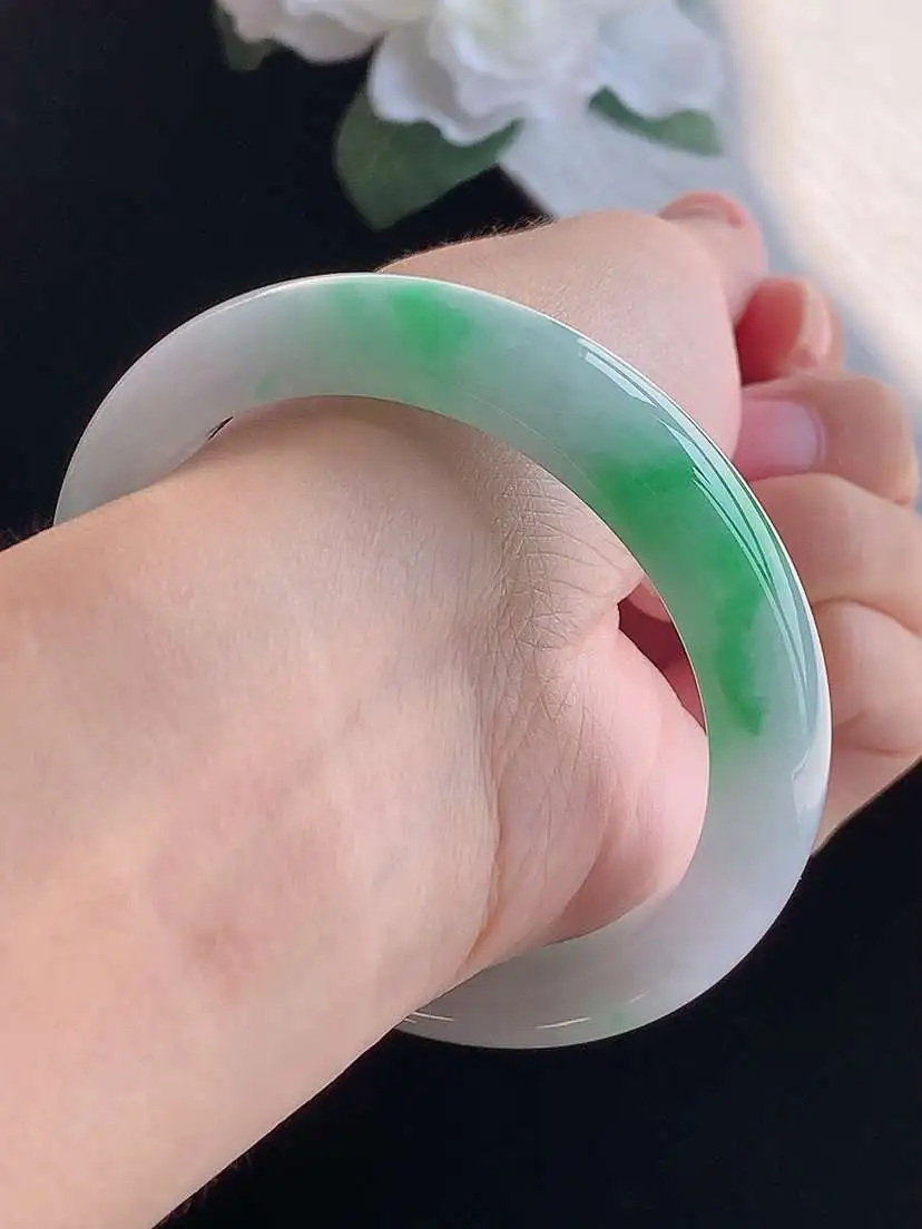 a货翡翠老坑冰种飘绿正装正圈手镯56-57圈口 尺寸56.5×12×8.6mm 重量57.92g 1018