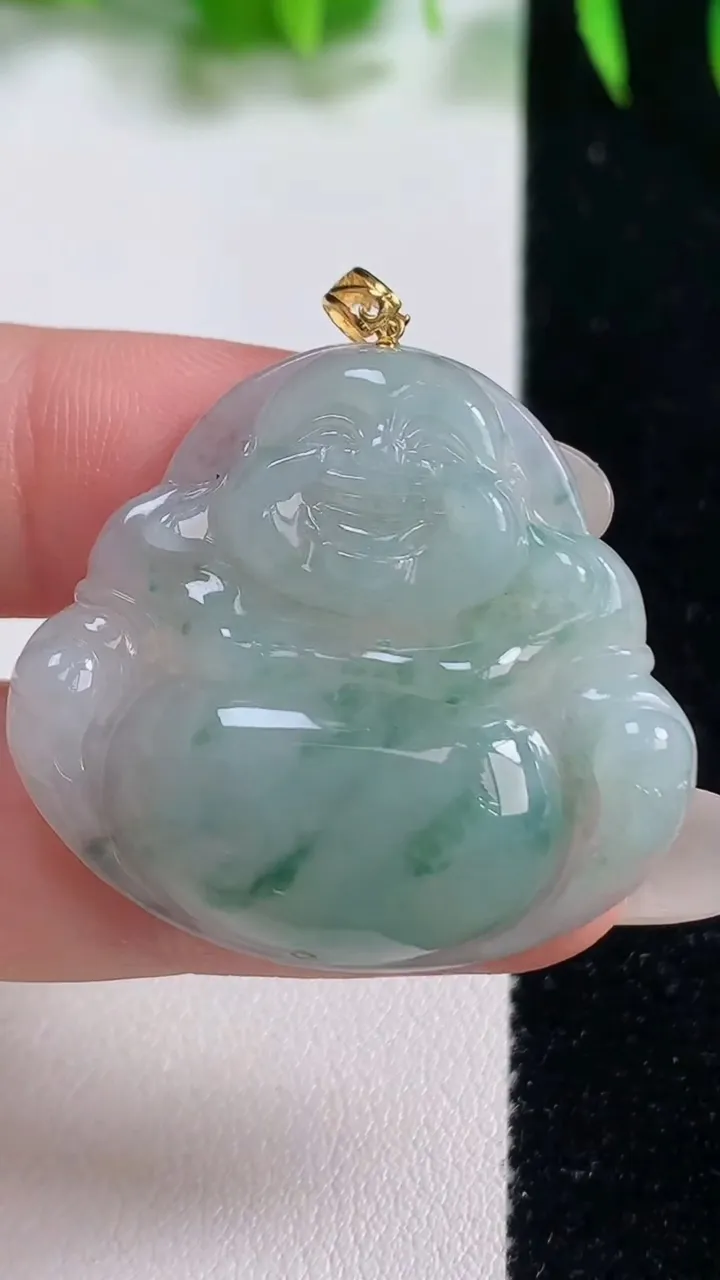 天然A货翡翠种飘花佛公吊坠，尺寸30.3-34.4-6，重量:9.08g
10月19日