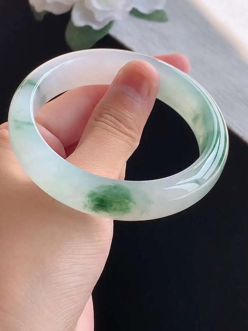 a货翡翠老坑冰种飘花正装正圈手镯57-58圈口  尺寸57×14.2×8mm 重量62.50g 1018
