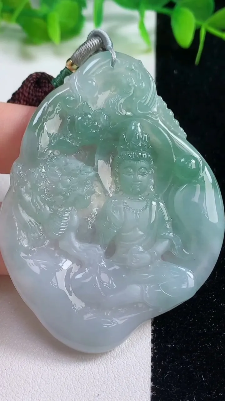天然A货翡翠文殊菩萨吊坠，尺寸65.2-50.4-5，重量:29.25g
10月19日