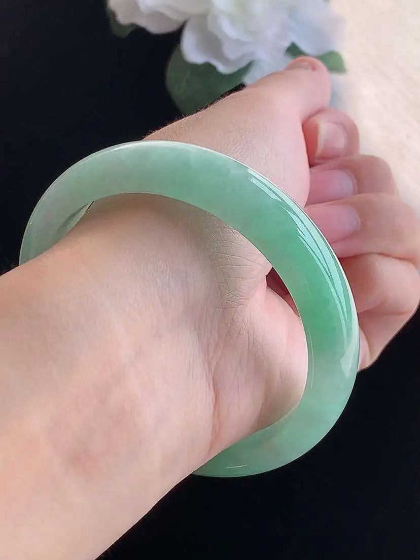 a货翡翠老坑冰种满绿正装正圈手镯57-58圈口  尺寸57.8×14×7.3mm 重量57.88g 