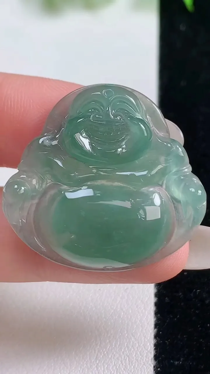天然A货翡翠佛公吊坠，尺寸29.4-31-5.8，重量:7.13g
10月19日