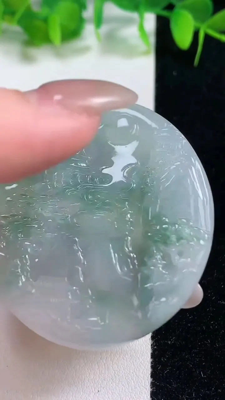 天然A货翡翠山水牌吊坠，尺寸53.1-47.9-6.2，重量:30.64g
10月19日
