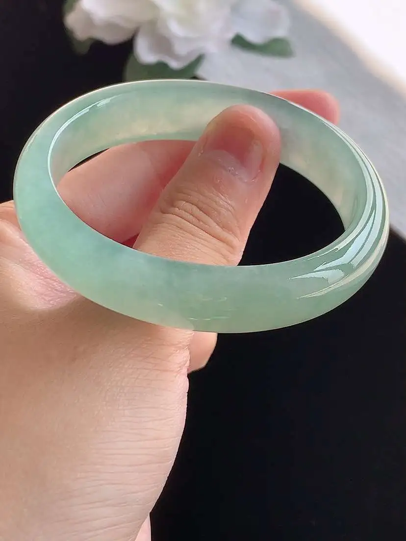 a货翡翠老坑冰种晴水贵妃手镯53-54圈口 尺寸53.5×46.5×12.4×6.5mm 重量43.70g 1018