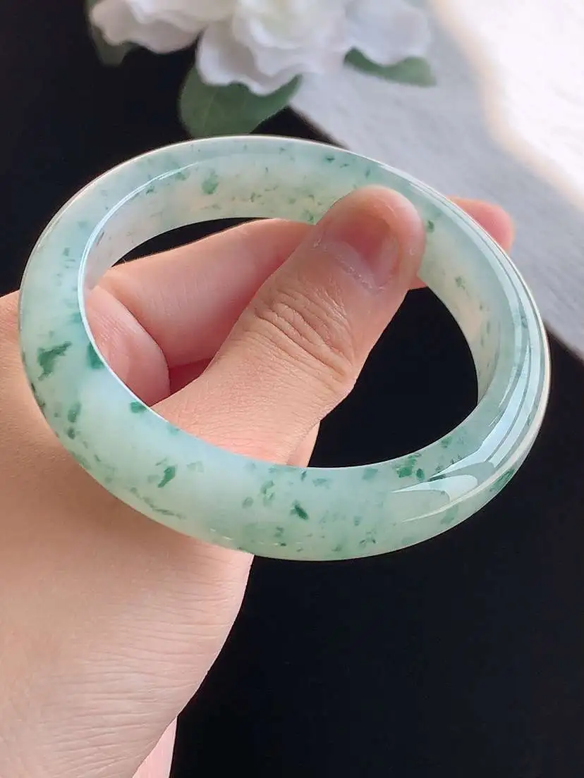 a货翡翠老坑冰种飘花正装正圈手镯56-57圈口  尺寸56×12.4×8mm 重量59.13g 1018