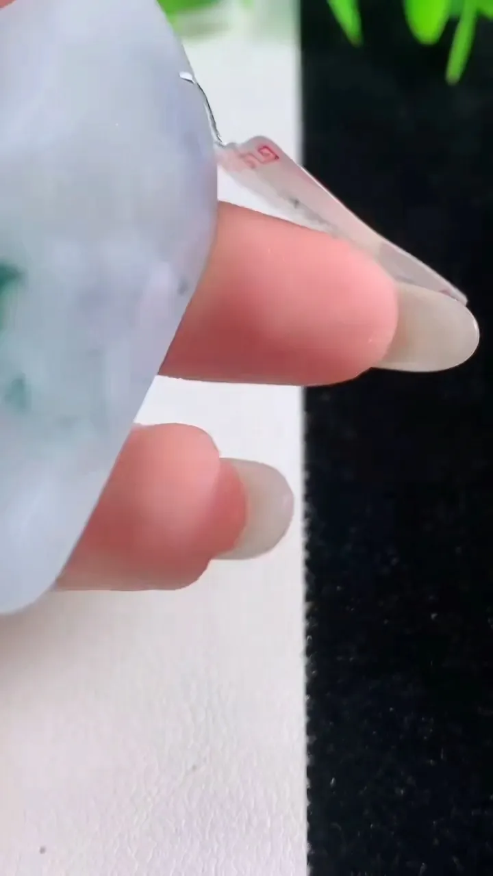 天然A货翡翠飘花文殊菩萨吊坠，尺寸54.5-32.7-4.7，重量:18.37g
10月20日