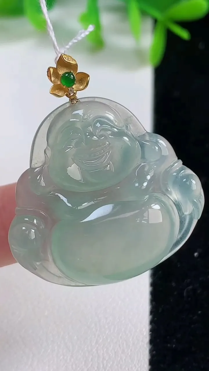 天然A货翡翠佛公吊坠，尺寸30.2-32.4-4.3，重量:8.50g
10月20日