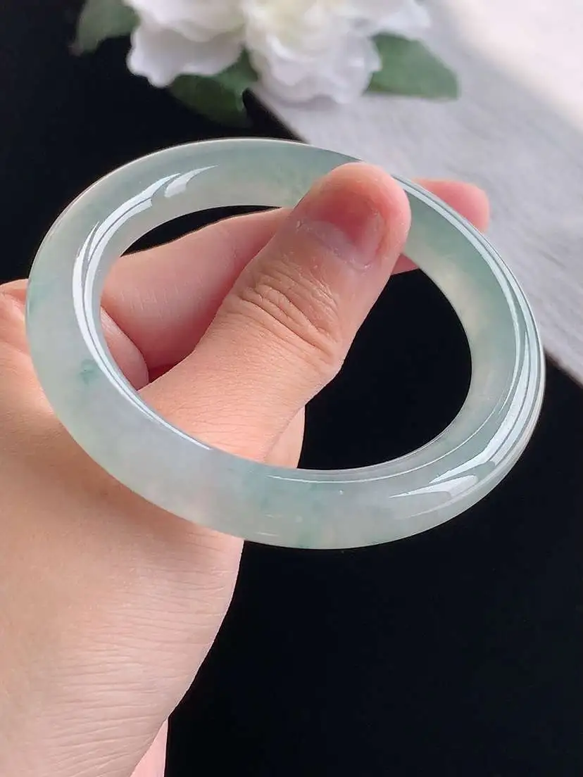 a货翡翠老坑冰种飘花圆条手镯51-52小圈口  尺寸51.5×9.5mm 重量46.70g 1019