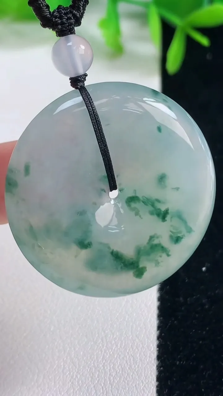天然A货翡翠种飘花平安扣吊坠，尺寸34-6.3，重量:17.08g
10月20日