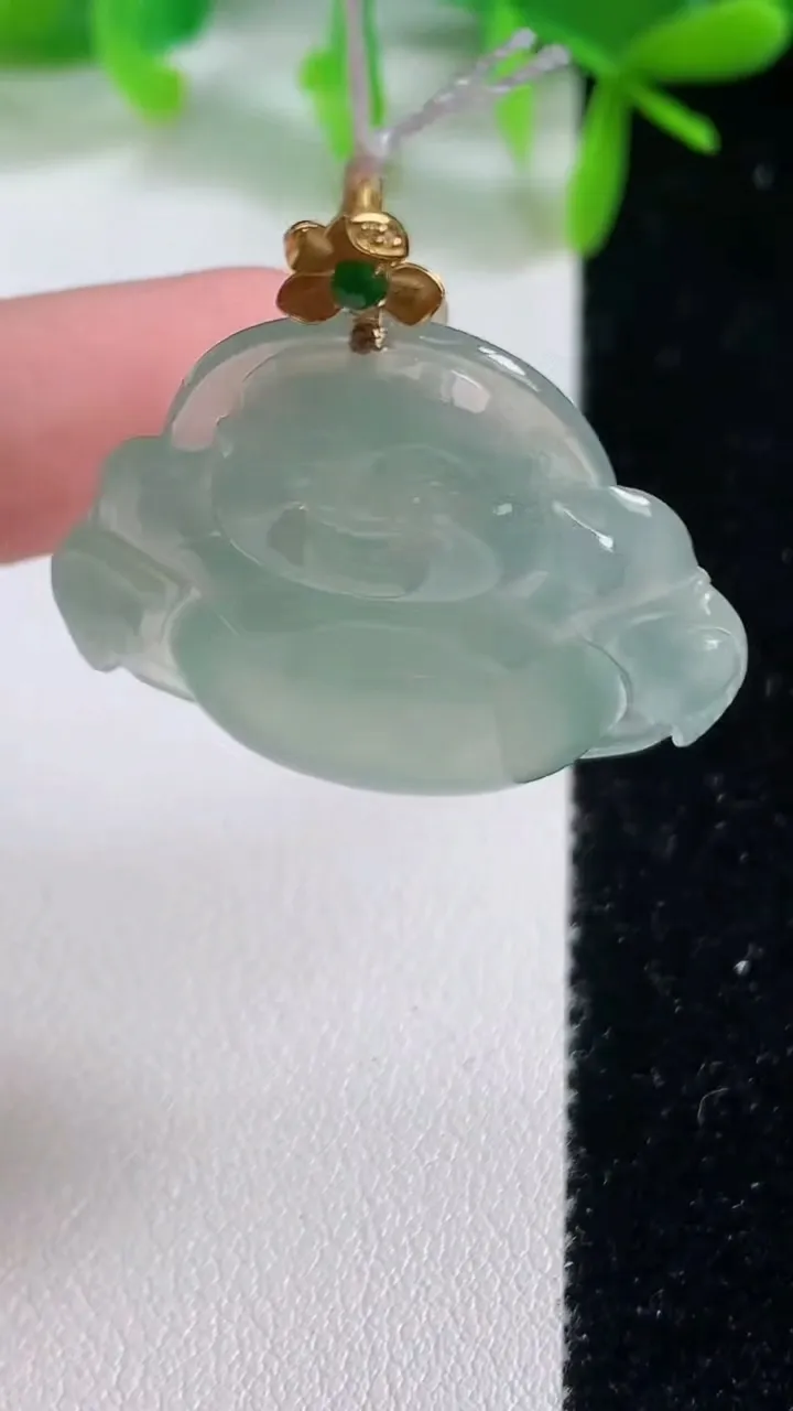天然A货翡翠佛公吊坠，尺寸30.2-32.4-4.3，重量:8.50g
10月20日