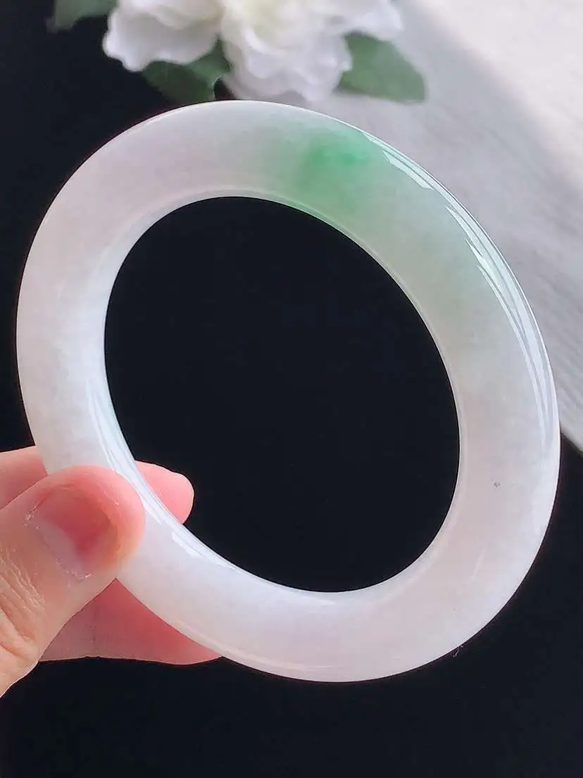 a货翡翠老坑冰种飘绿胖圆条手镯56-57圈口  尺寸56.8×11.8mm 重量81.88g 1019