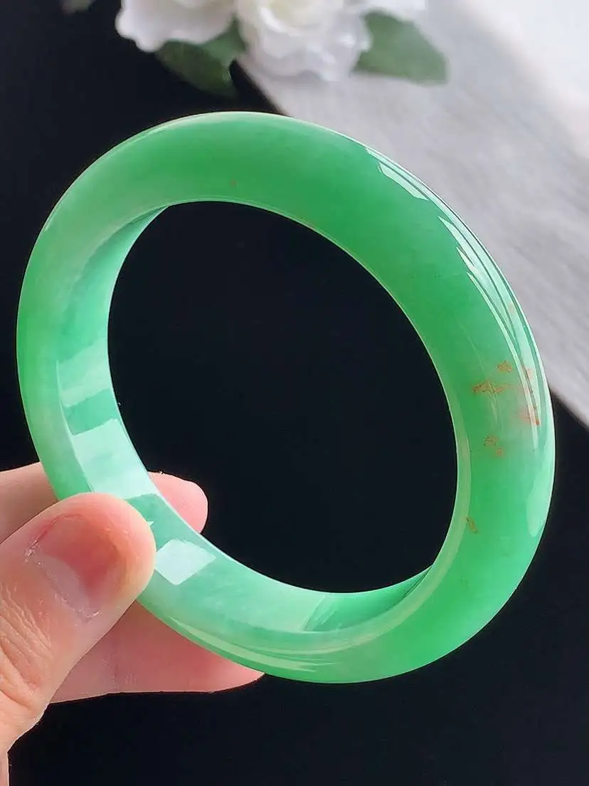 a货翡翠老坑冰种满绿黄加绿双彩正装正圈手镯55-56圈口  尺寸55.8×12.4×8.6mm 重量