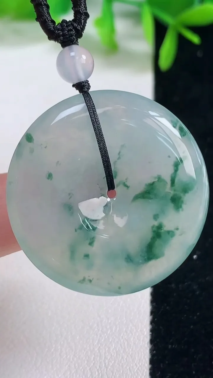 天然A货翡翠种飘花平安扣吊坠，尺寸34-6.3，重量:17.08g
10月20日