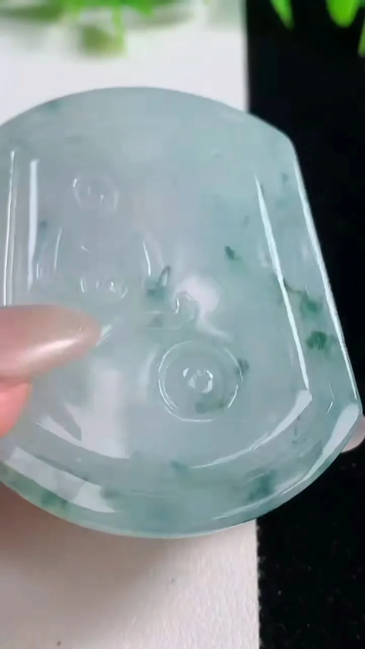 天然A货翡翠冰种飘花文殊菩萨吊坠，尺寸55-43.5-5.7，重量:29.24g
10月20日
