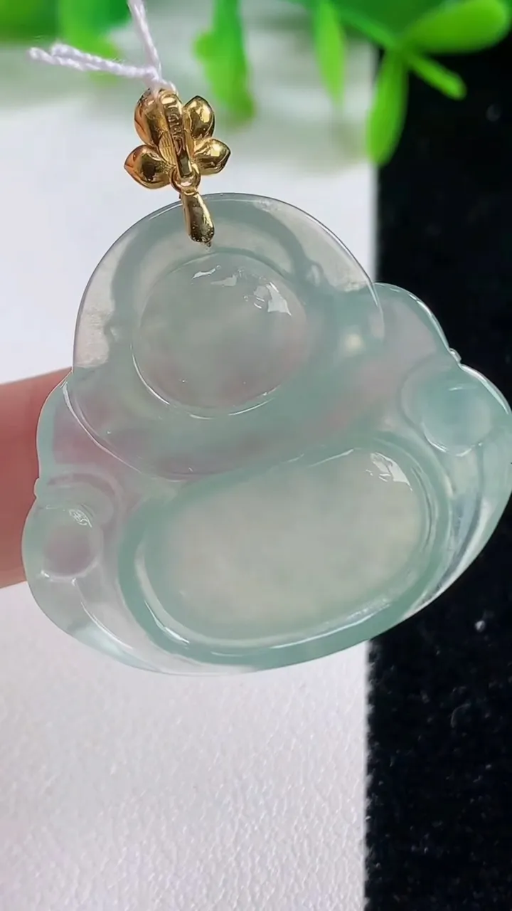 天然A货翡翠佛公吊坠，尺寸30.2-32.4-4.3，重量:8.50g
10月20日