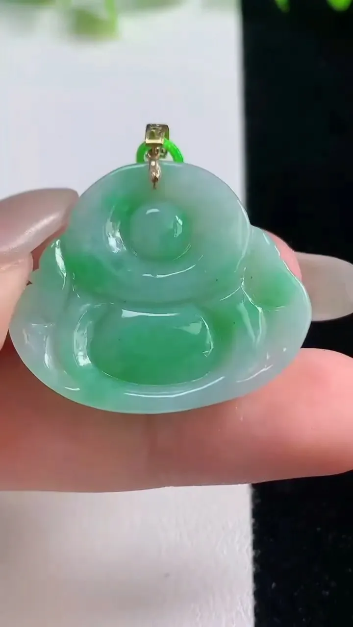 天然A货翡翠佛公吊坠，尺寸26-30-7，重量:7.51g
10月20日