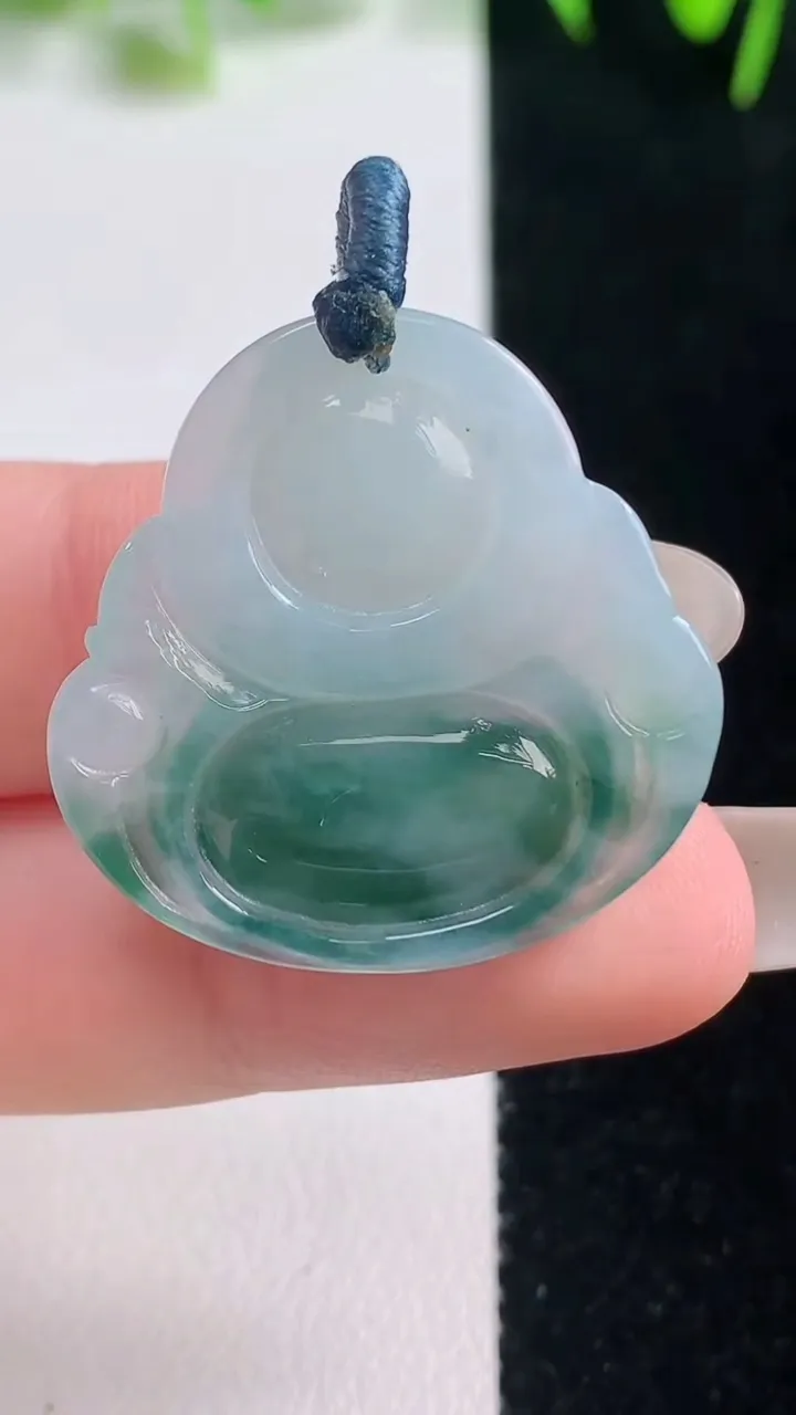 天然A货翡翠冰种飘花佛公吊坠，尺寸28-28.4-5.2，重量:6.32g
10月20日