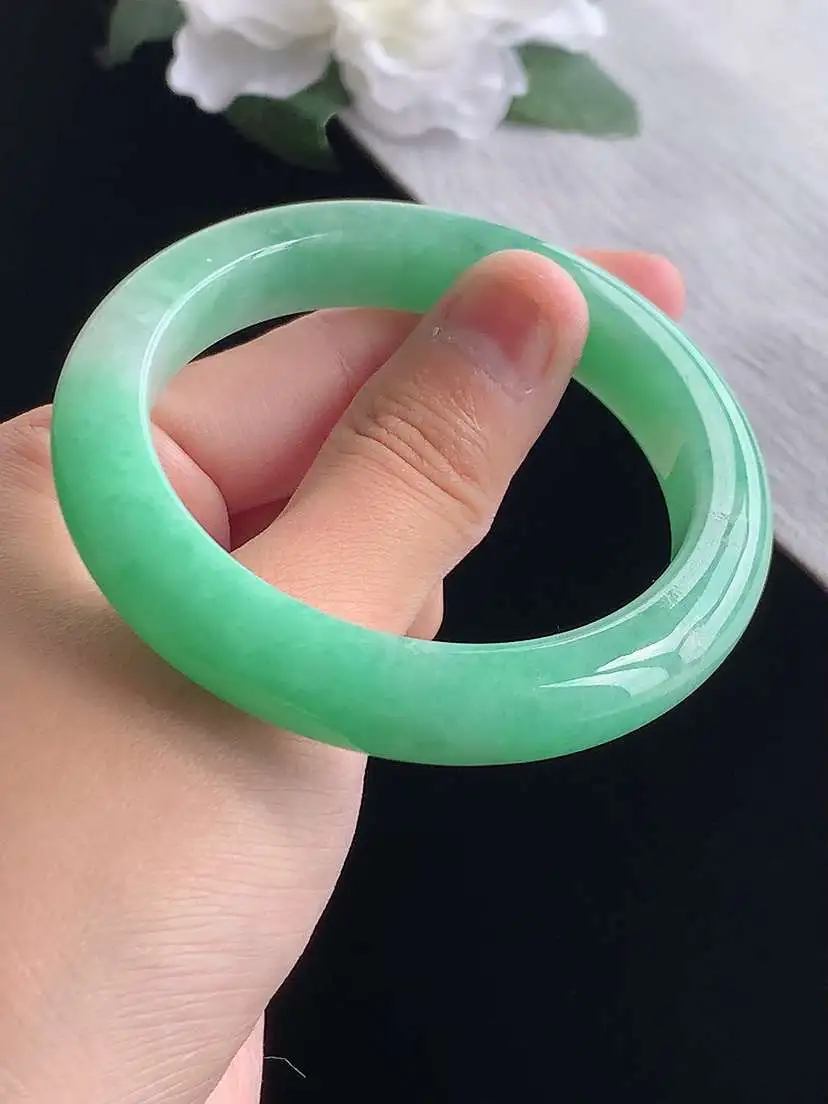 a货翡翠老坑冰种满绿正装正圈手镯54-55圈口  尺寸54.2×11×8.6mm 重量56.26g 1019