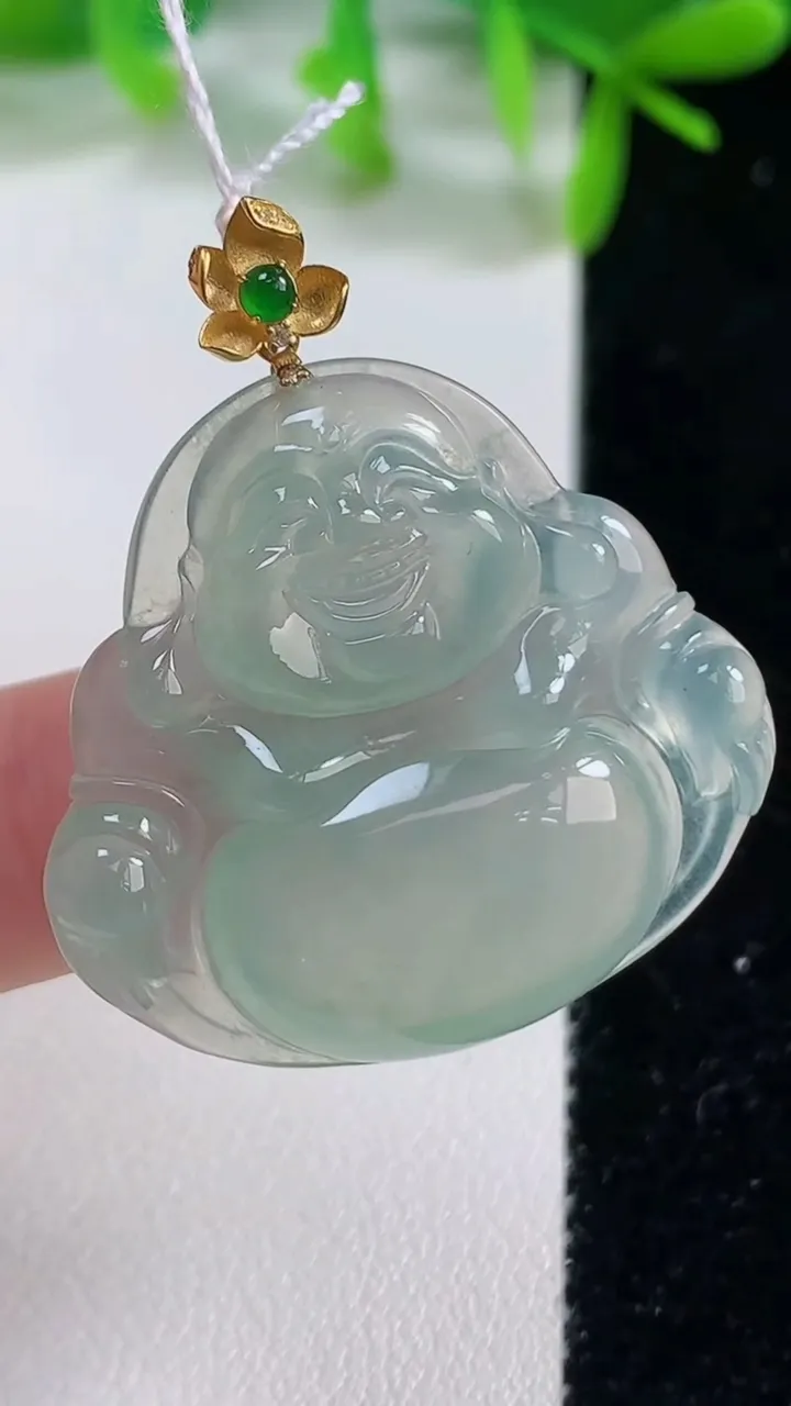 天然A货翡翠佛公吊坠，尺寸30.2-32.4-4.3，重量:8.50g
10月20日
