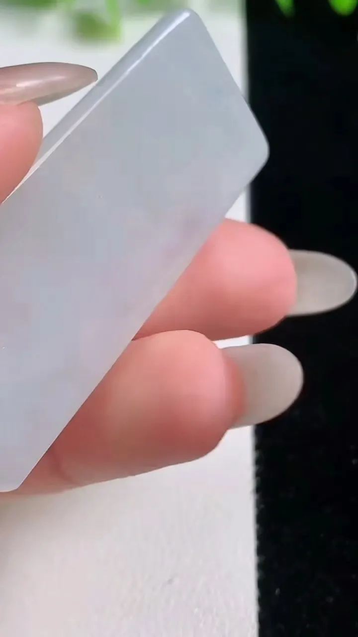 天然A货翡翠普贤菩萨吊坠，尺寸47.6-21-5.7，重量:15.19g
10月20日