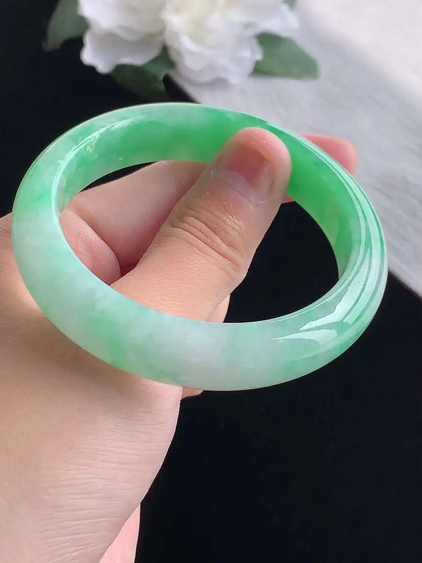 a货翡翠老坑冰种飘绿正装正圈手镯54-55圈口  尺寸54.8×12.8×7.8mm 重量54.83g 1019
