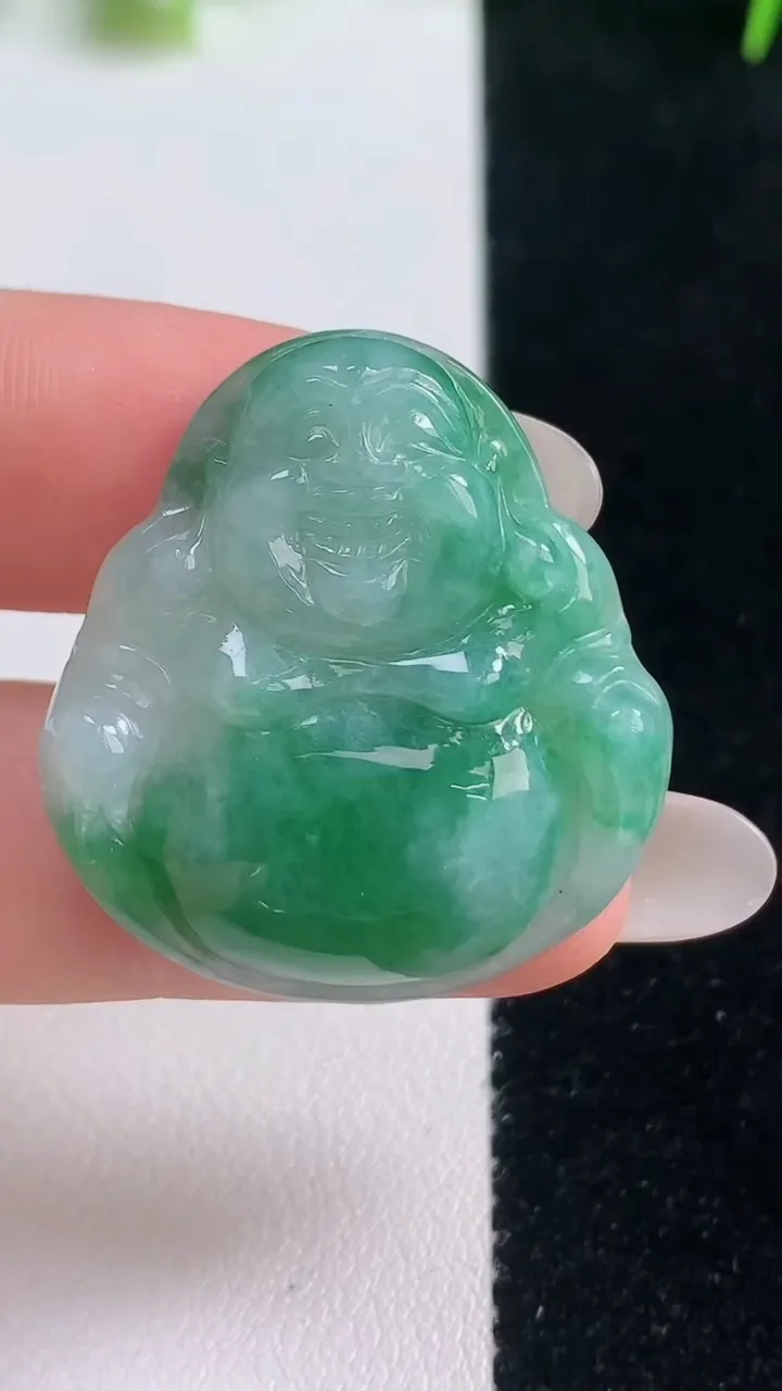 天然A货翡翠佛公吊坠，尺寸30.8-29-5.8，重量:8.36g
10月20日