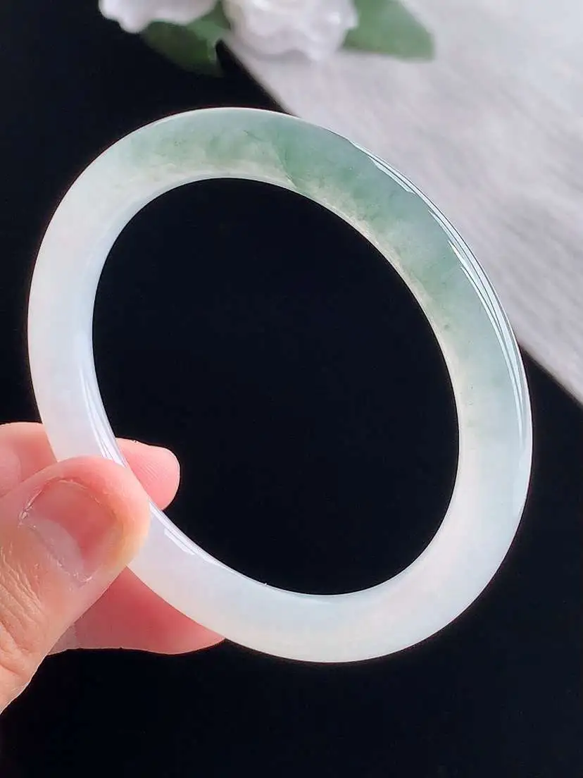 a货翡翠老坑冰种飘花细条圆条手镯53-54圈口  尺寸53.5×7.3mm 重量31.13g 101