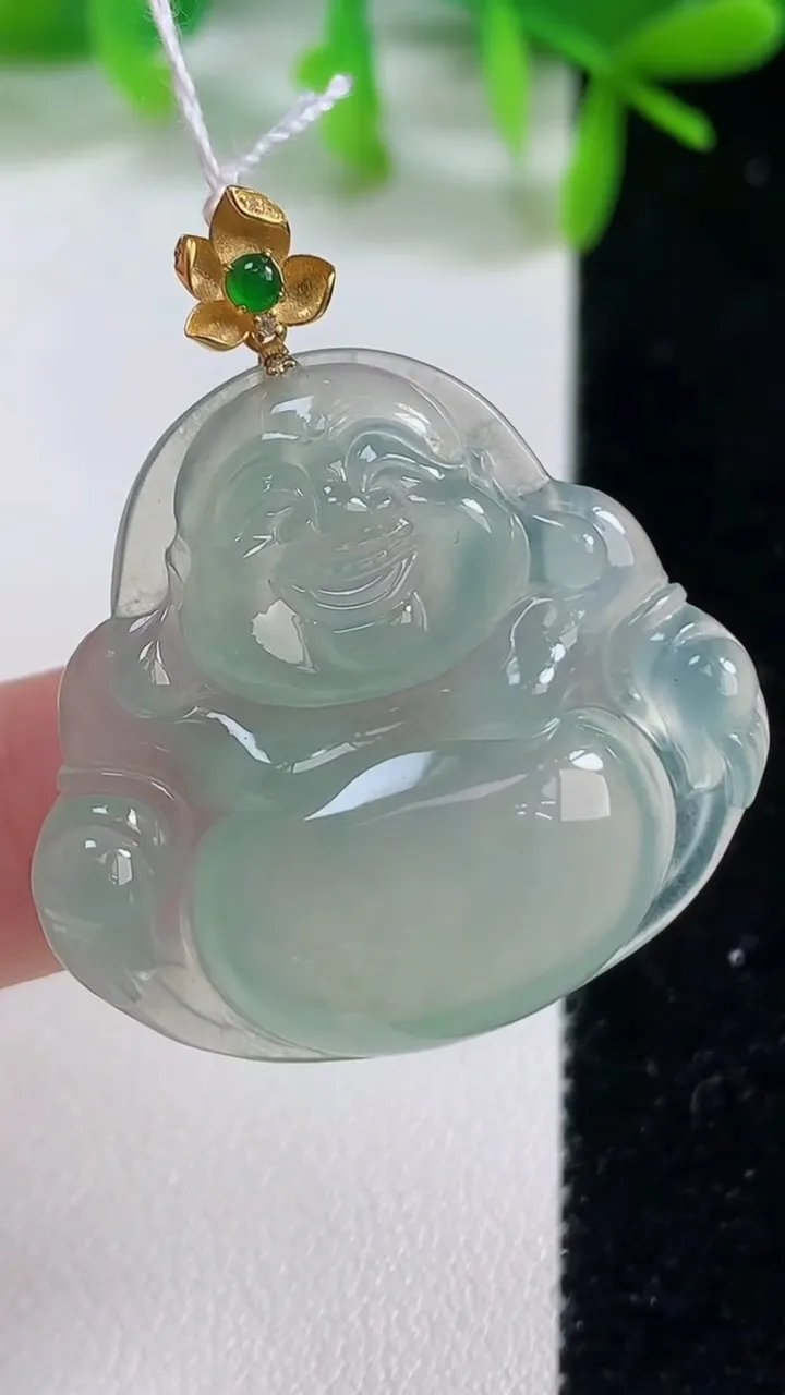 天然A货翡翠佛公吊坠，尺寸30.2-32.4-4.3，重量:8.50g
10月20日