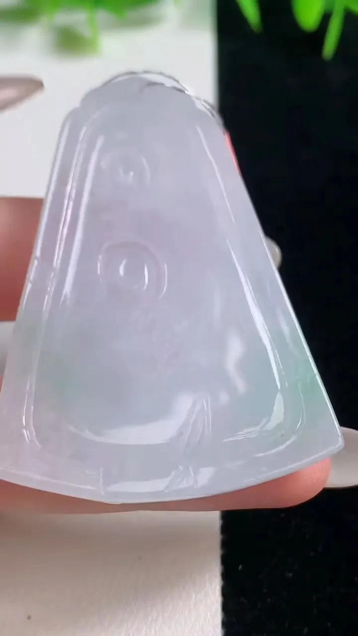 天然A货翡翠御龙观音菩萨吊坠，尺寸52.3-38-6.2，重量:20.96g
10月20日