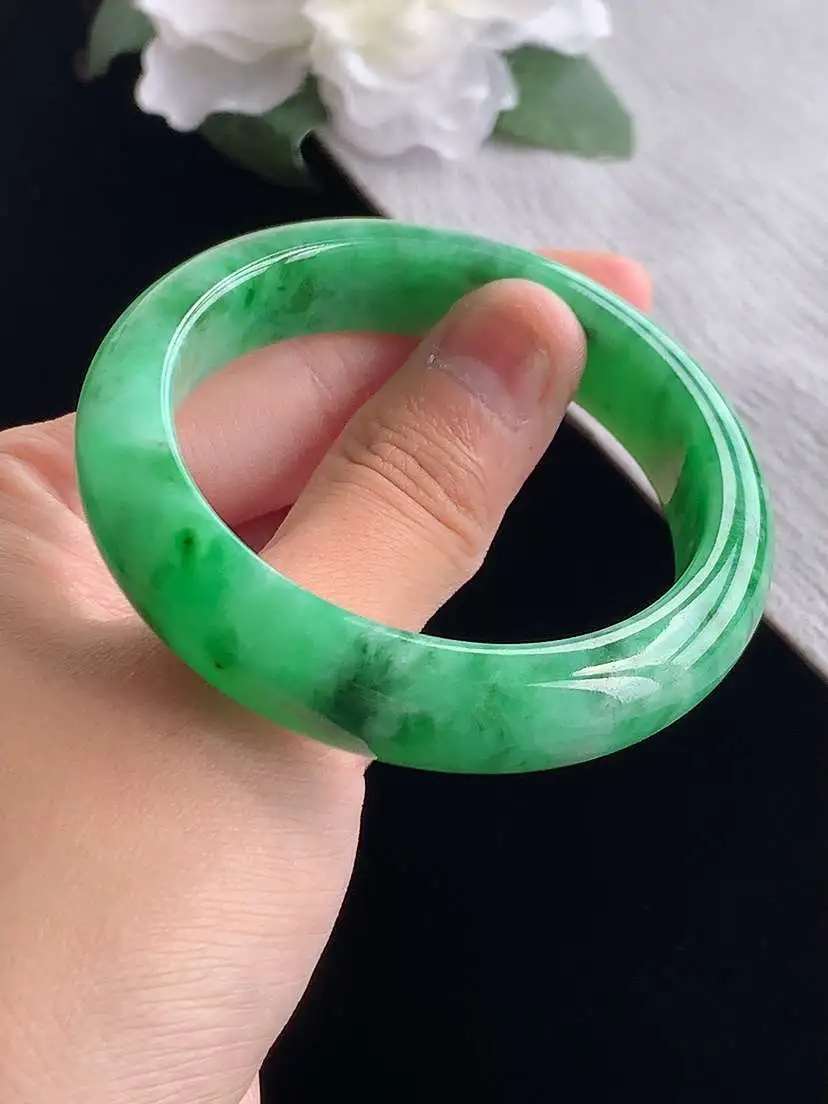a货翡翠老坑冰种满绿正装正圈手镯52-53小圈口  尺寸52.3×12.3×8.2mm 重量52.92g 1019