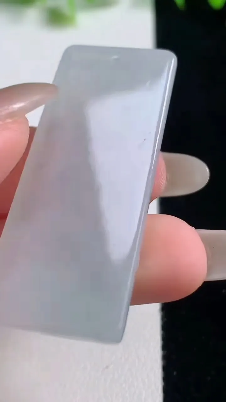 天然A货翡翠普贤菩萨吊坠，尺寸47.6-21-5.7，重量:15.19g
10月20日