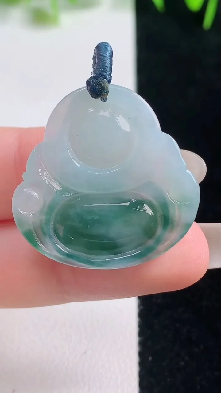 天然A货翡翠冰种飘花佛公吊坠，尺寸28-28.4-5.2，重量:6.32g
10月20日