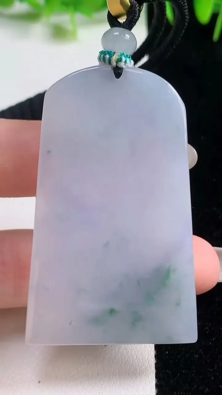 天然A货翡翠冰种紫罗兰飘花山水牌吊坠，尺寸54.2-32.8-5.7，重量:30.79g
10月20日