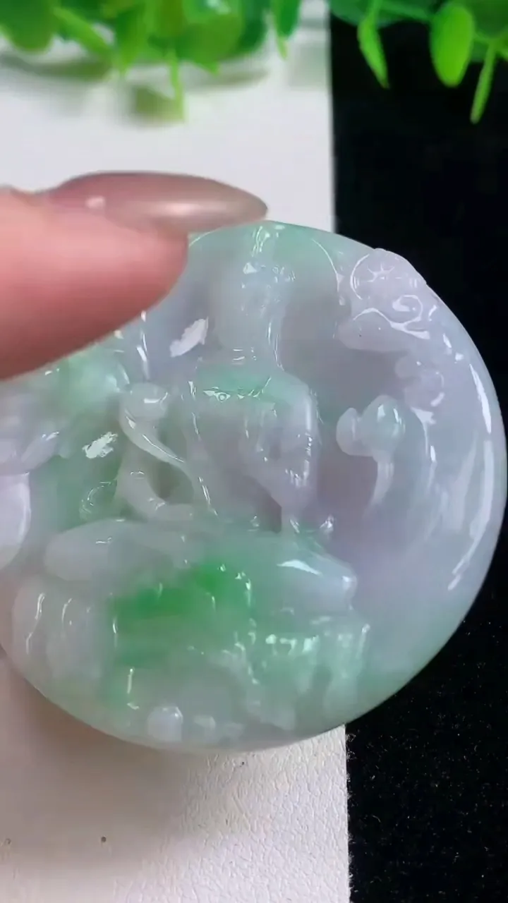 天然A货翡翠普贤菩萨吊坠，尺寸54.8-5.4，重量:36.86g
10月20日