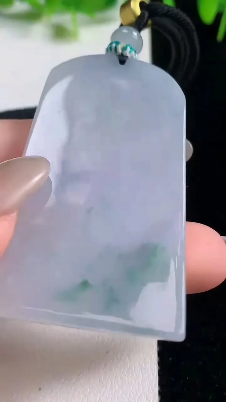 天然A货翡翠冰种紫罗兰飘花山水牌吊坠，尺寸54.2-32.8-5.7，重量:30.79g
10月20日
