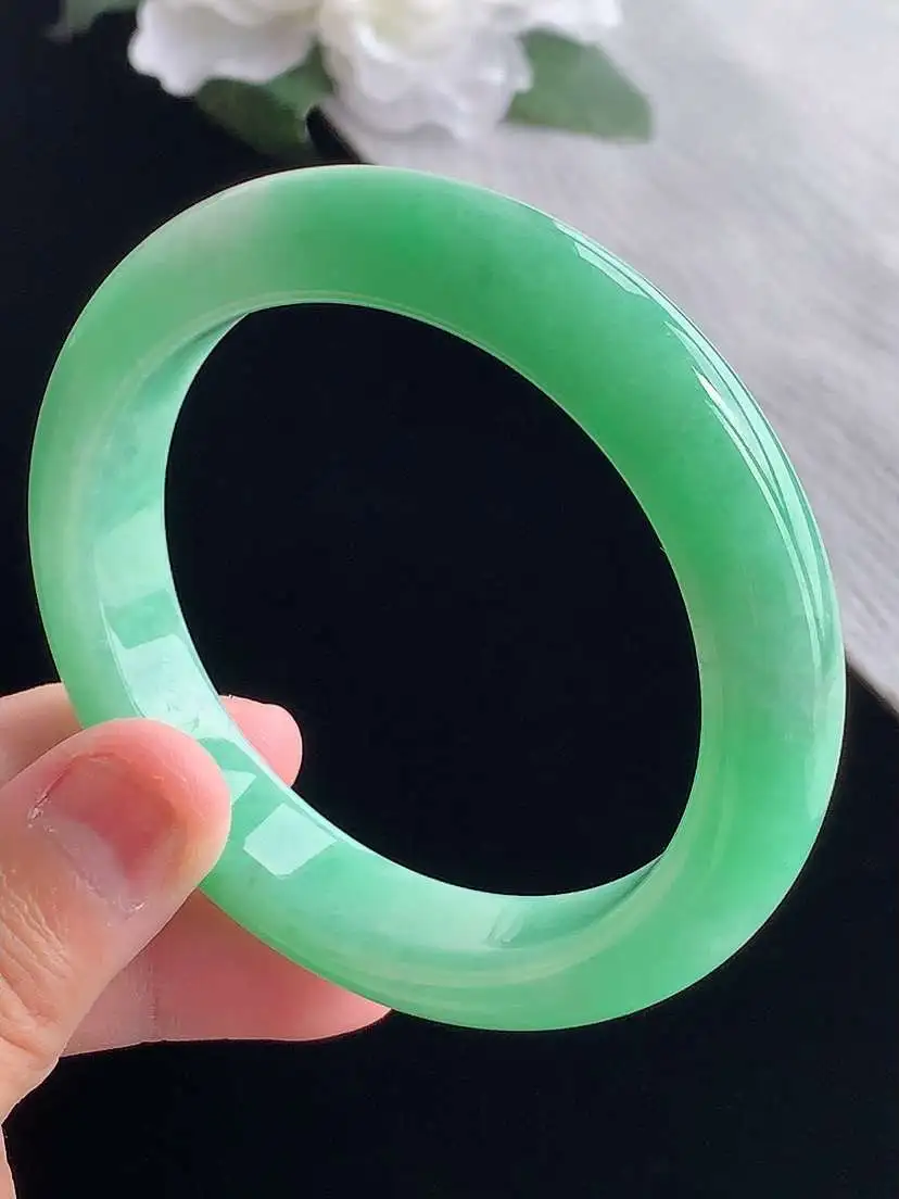 a货翡翠老坑冰种满绿正装正圈手镯54-55圈口  尺寸54.2×11×8.6mm 重量56.26g 