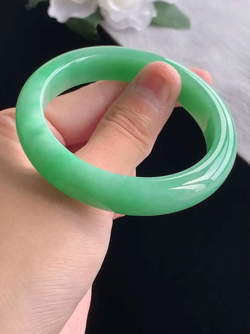 a货翡翠老坑冰种满绿正装正圈手镯53-54圈口  尺寸53×11.5×7.6mm 重量50.05g 1019
