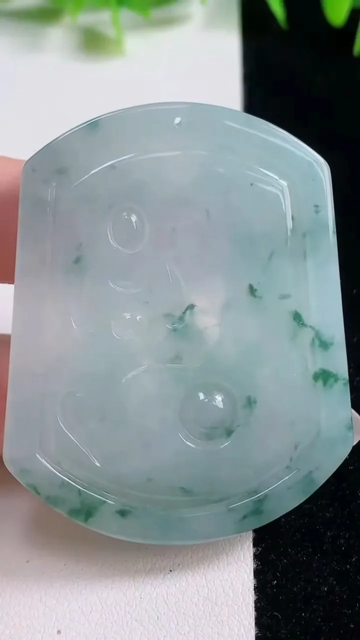 天然A货翡翠冰种飘花文殊菩萨吊坠，尺寸55-43.5-5.7，重量:29.24g
10月20日