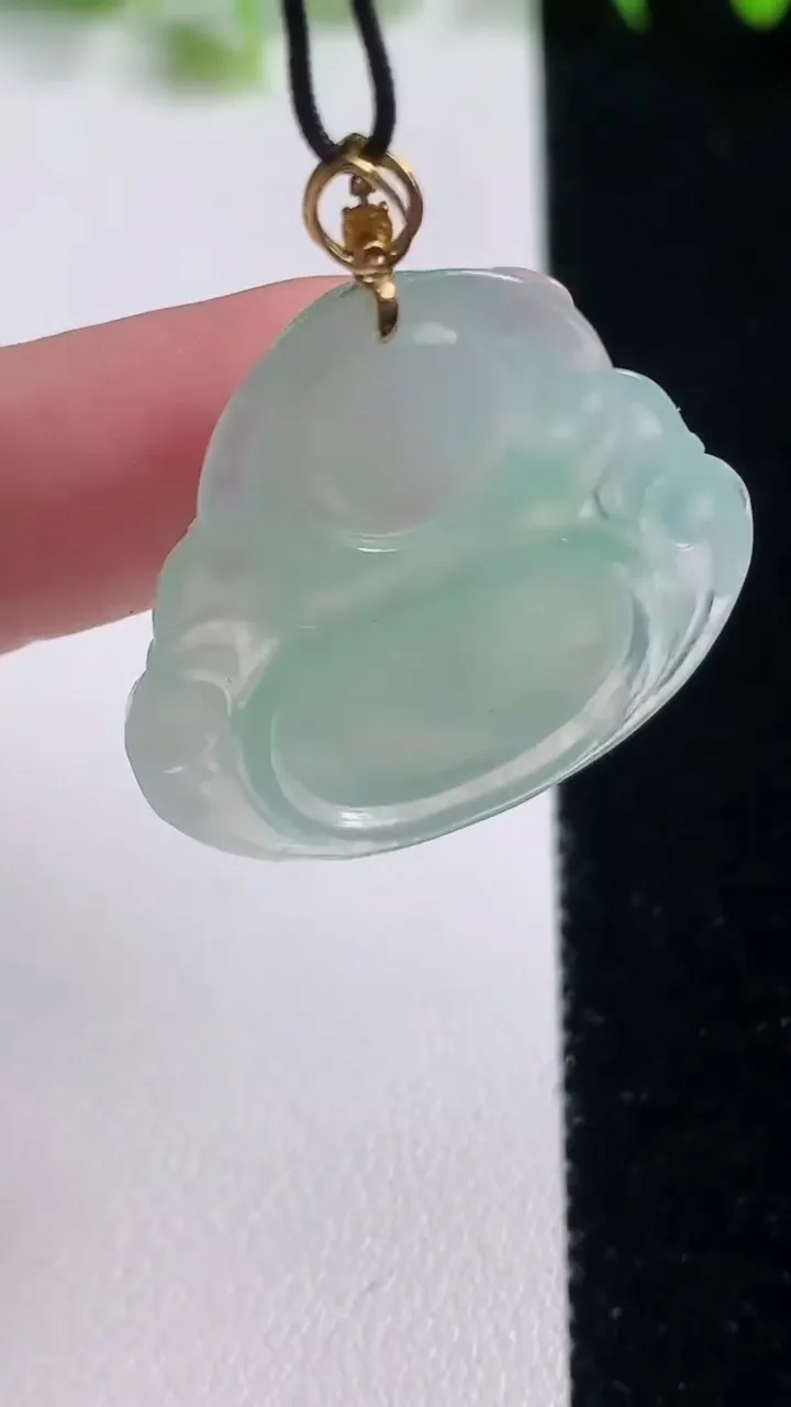 天然A货翡翠佛公吊坠，尺寸28-30-5.8，重量:6.76g
10月20日