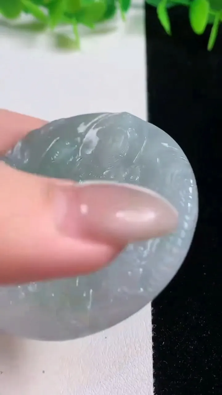 天然A货翡翠普贤菩萨吊坠，尺寸53.5-5.5，重量:32.13g
10月20日