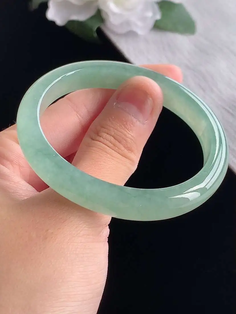 a货翡翠老坑冰种晴水贵妃手镯51-52小圈口 尺寸51.8×45×9.5×6.4mm 重量30.72g 1019