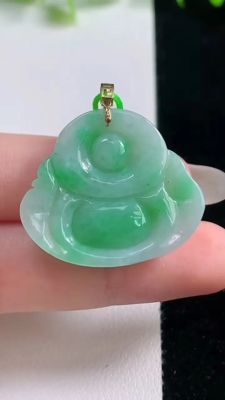 天然A货翡翠佛公吊坠，尺寸26-30-7，重量:7.51g
10月20日
