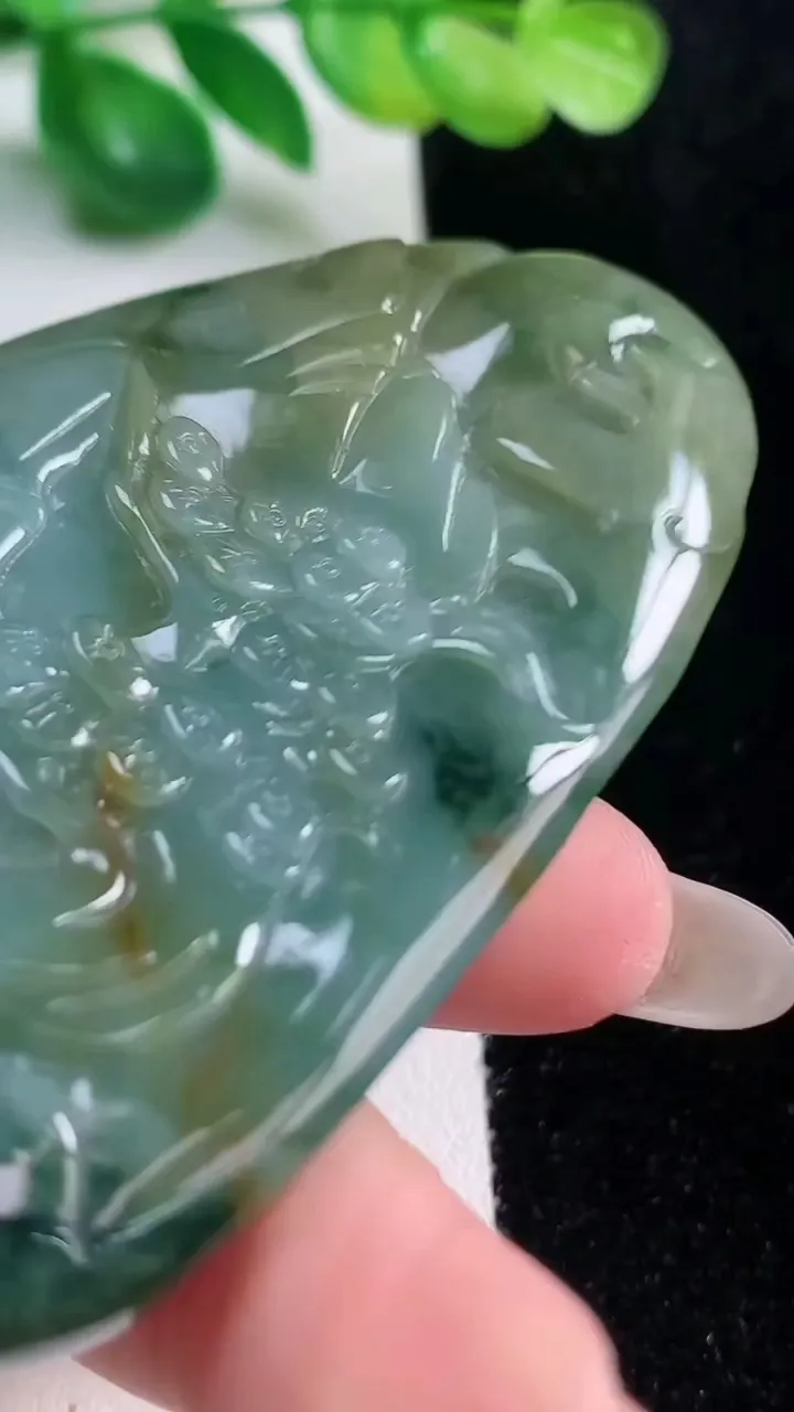 天然A货翡翠蓝水双彩凤凰吊坠，尺寸72.5-42.8-14.4，重:74.79g
10月20日