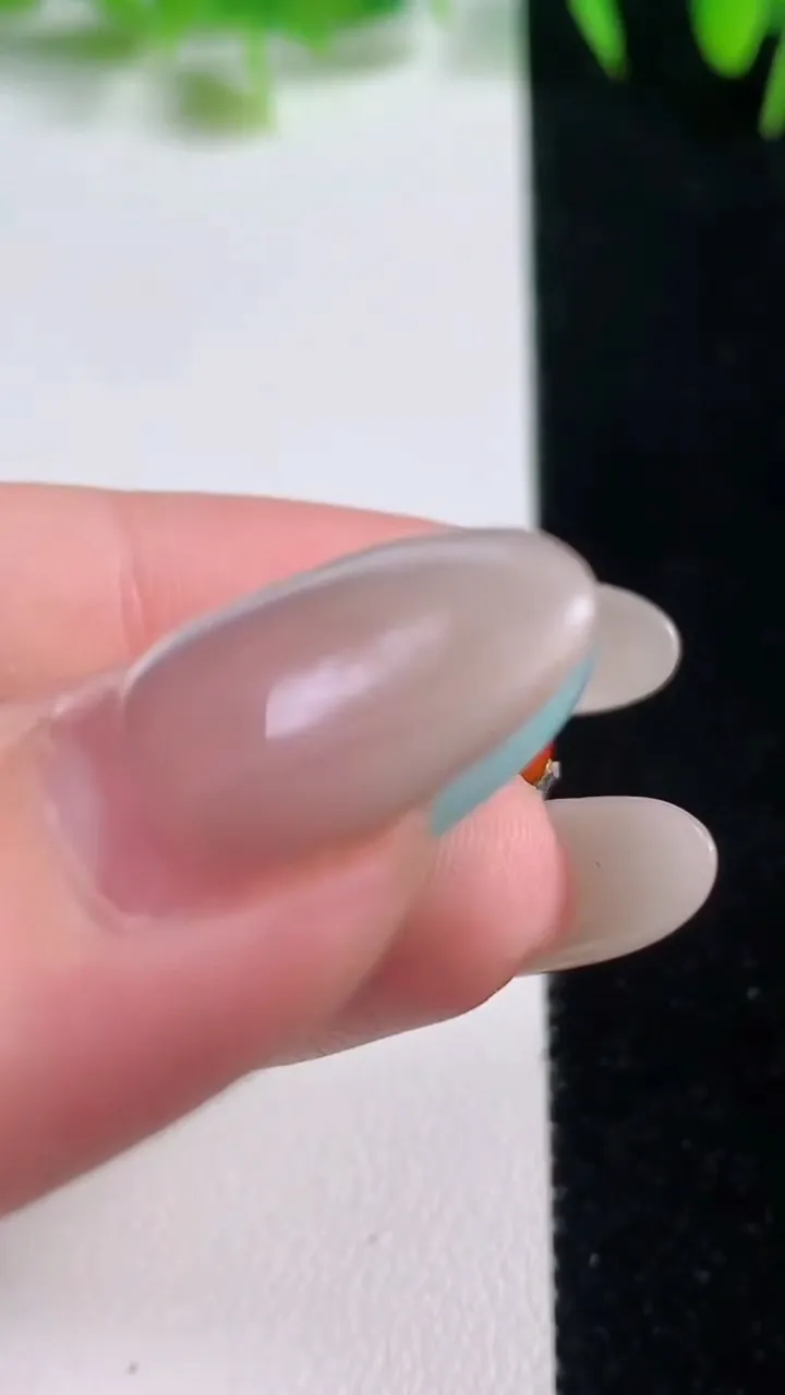 天然A货翡翠平安扣吊坠，尺寸23.8-5.2，重量:6.98g
10月20日
