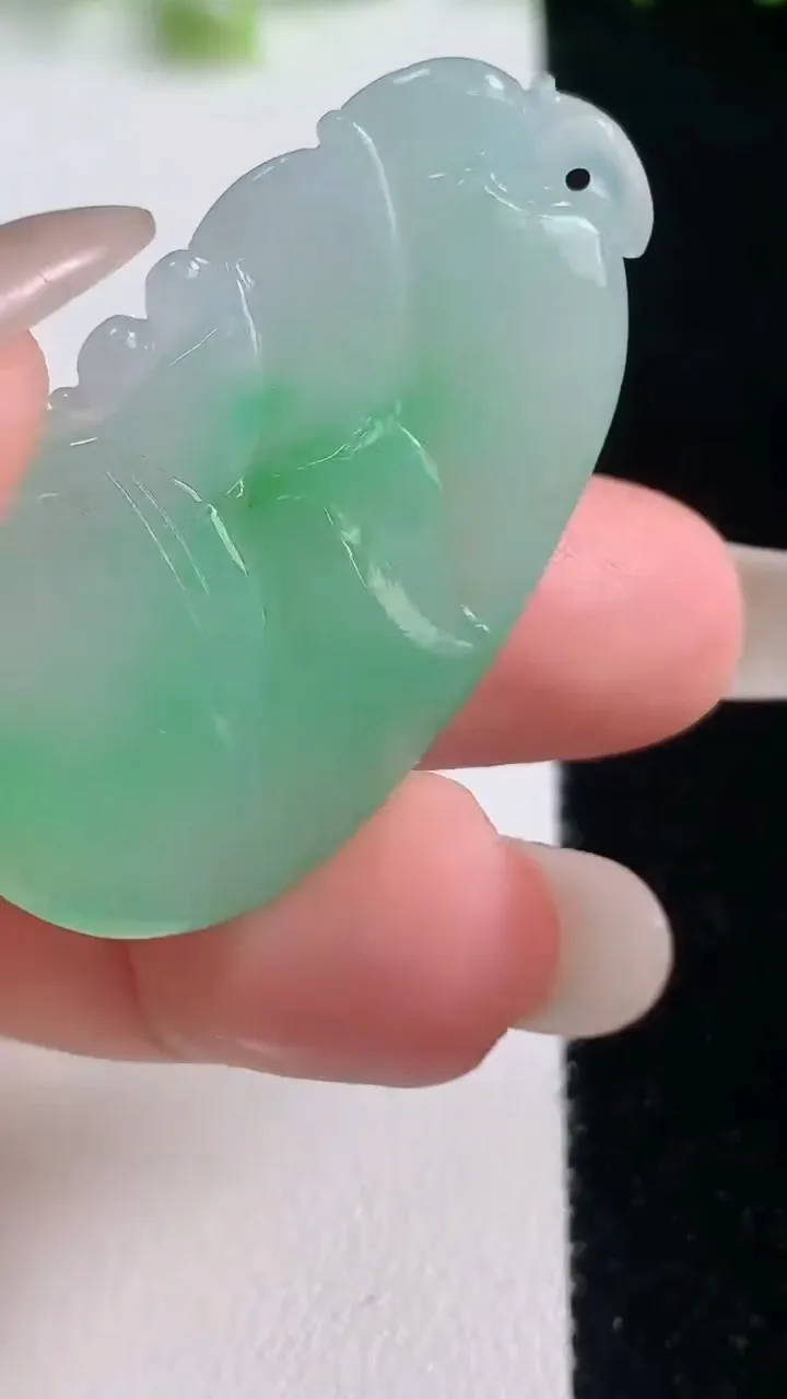 天然A货翡翠葫芦吊坠，尺寸406-21-5.7，重量:11.03g
10月20日