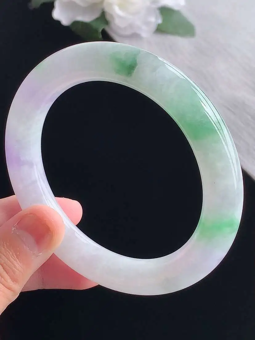 a货翡翠老坑冰种春带彩紫罗兰飘绿圆条手镯58-59圈口  尺寸58.3×11mm 重量70.00g 