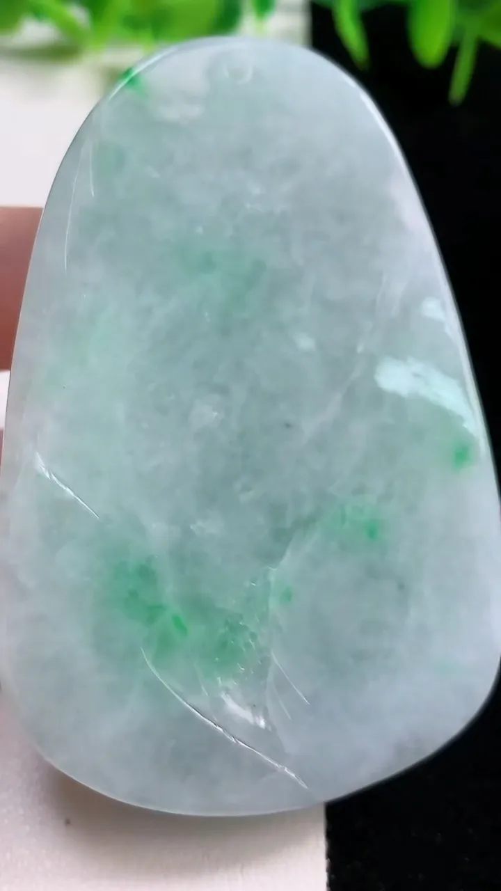 天然A货翡翠山水牌吊坠，尺寸70-47-13.5，重:94.16g
10月20日